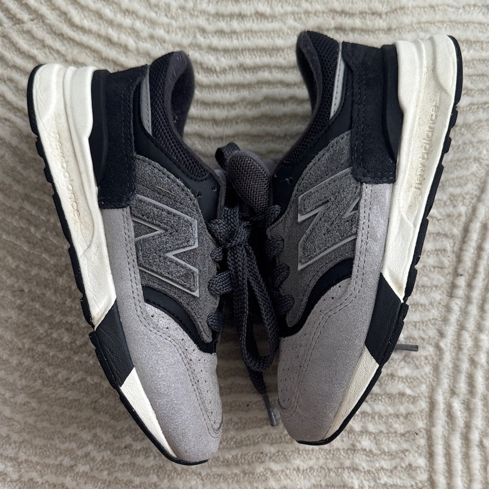 New Balance Little kids Black and Gray Sneakers